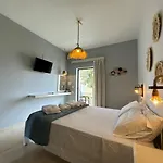The 3 Little Pigs Apartments