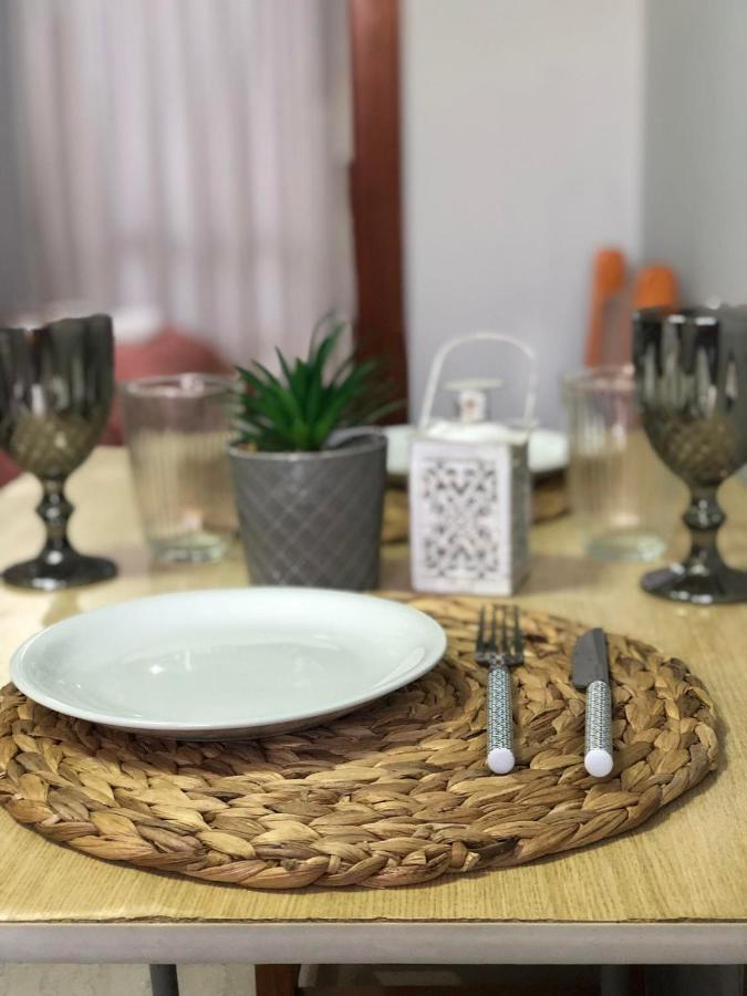 The 3 Little Pigs Bed & Breakfast Sidárion